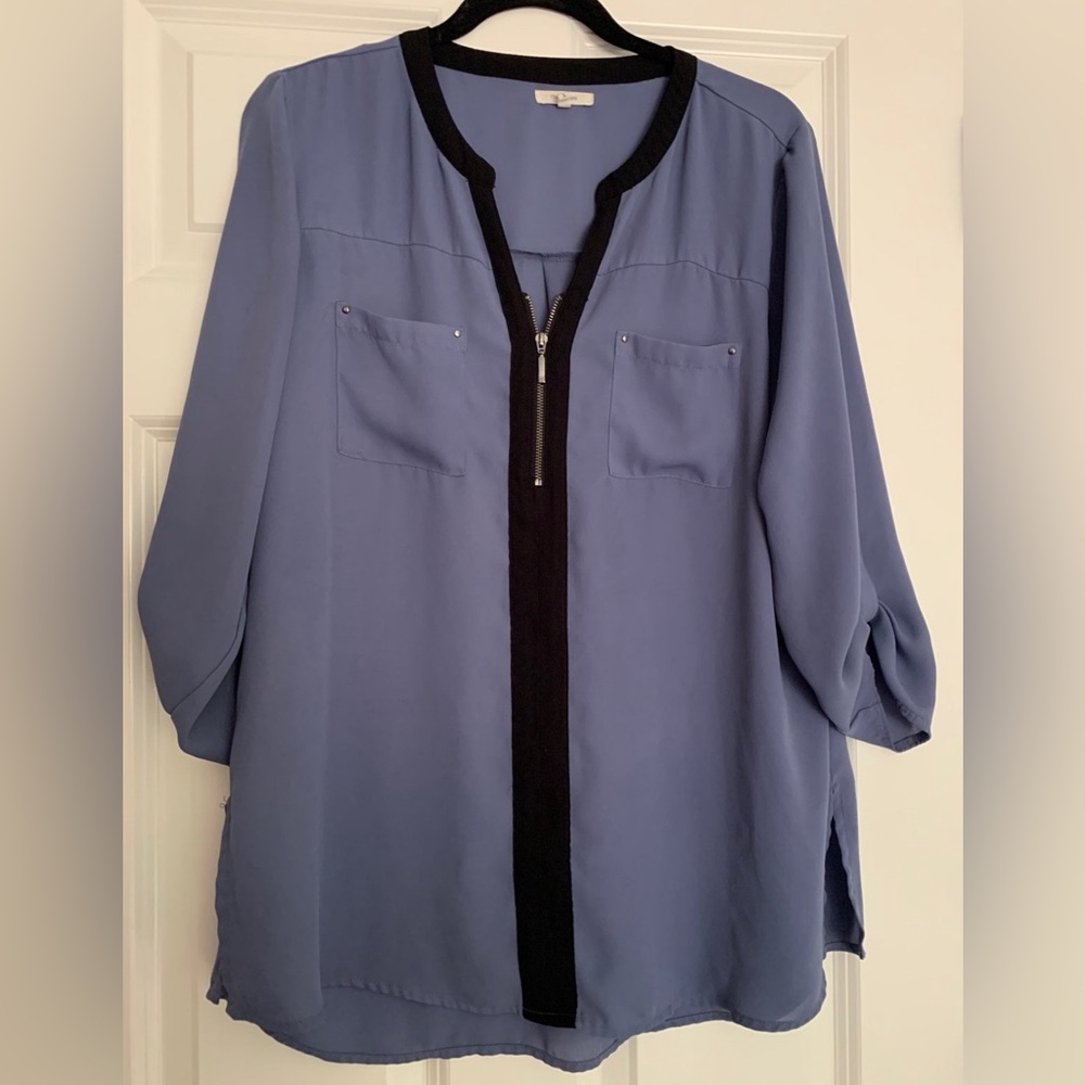 Maurice’s Woman’s Blue Blouse Size Large